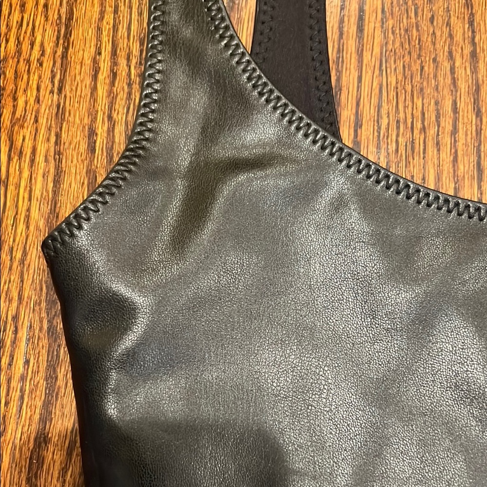 Heroine Sport Black Faux Leather Crop Tank Top! - Picture 4 of 7